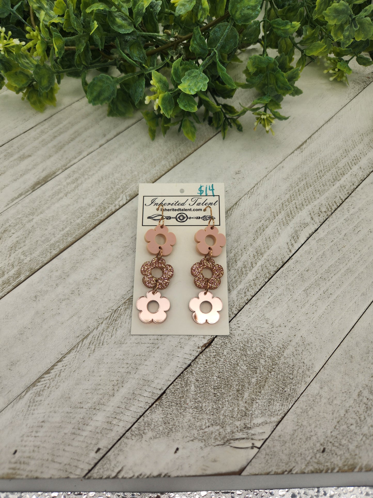 Flower dangle earrings