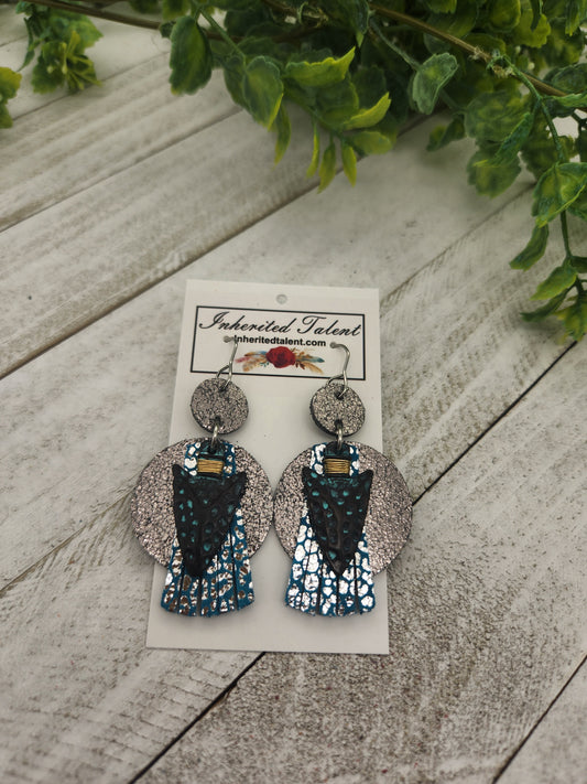 Arrowhead leather earrings