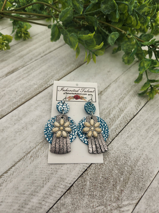 Cream flower earrings