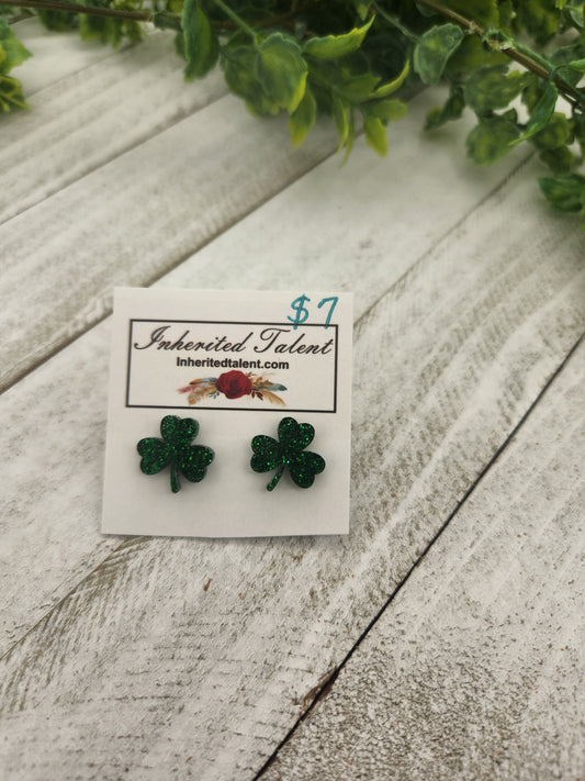 Clover stud earrings